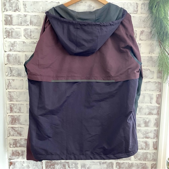 Peak Velocity • Zephyr Windbreaker Loose-Fit Anorak Jacket • Burgundy & Plum - Picture 10 of 11